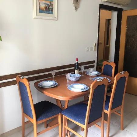 Ema Apartment *
